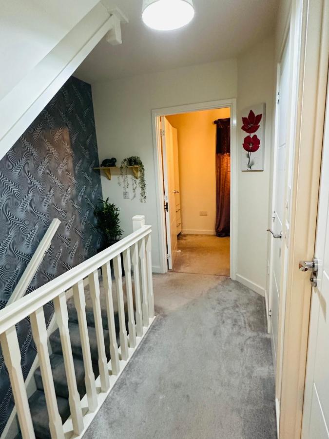 Modern 3 Bed Villa With Free Parking And Garden Close To City Center And Edinburgh Airport Extérieur photo