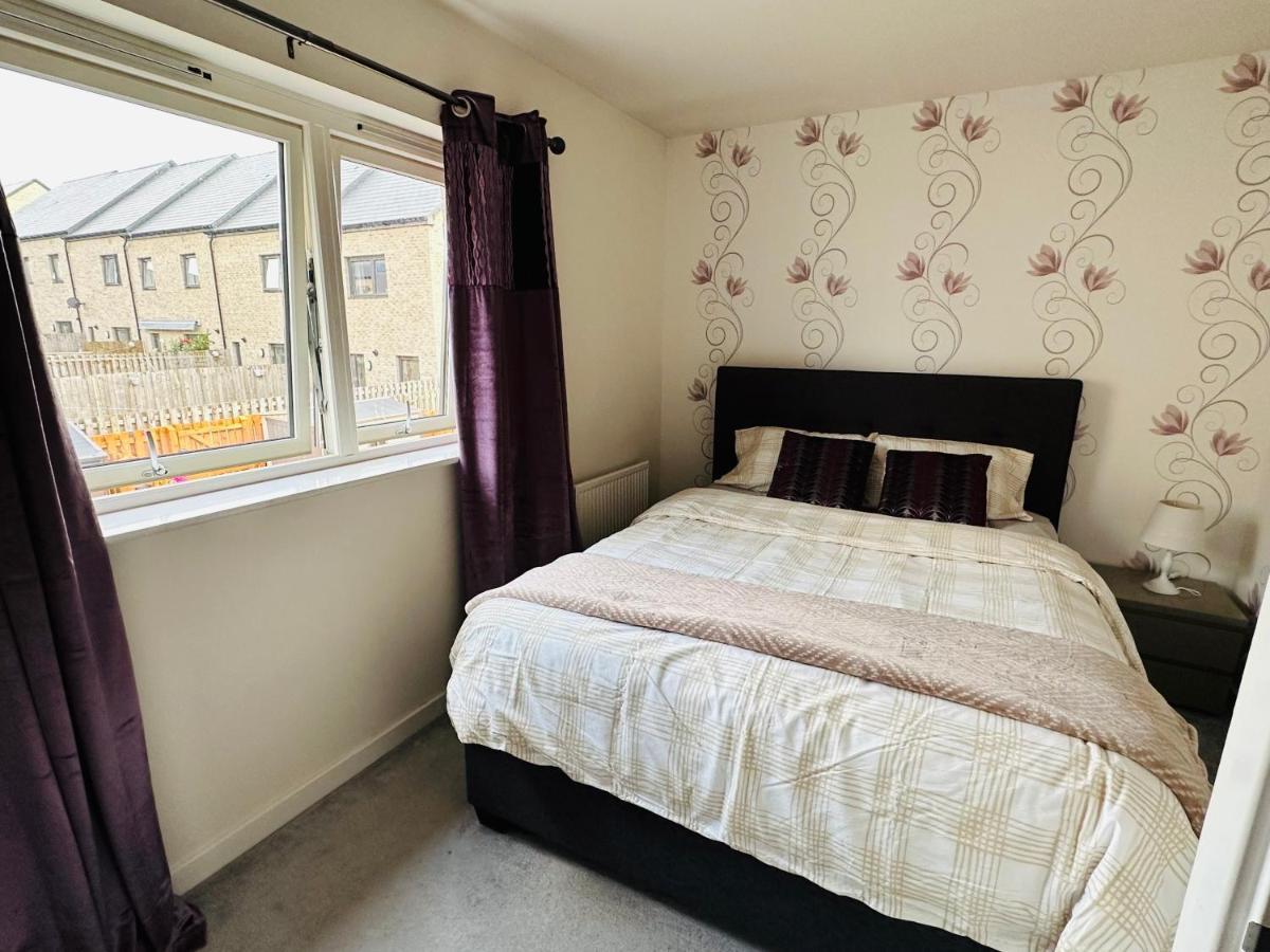 Modern 3 Bed Villa With Free Parking And Garden Close To City Center And Edinburgh Airport Extérieur photo