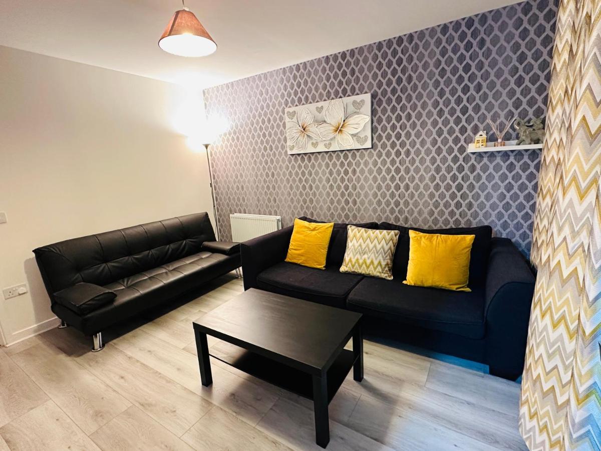 Modern 3 Bed Villa With Free Parking And Garden Close To City Center And Edinburgh Airport Extérieur photo
